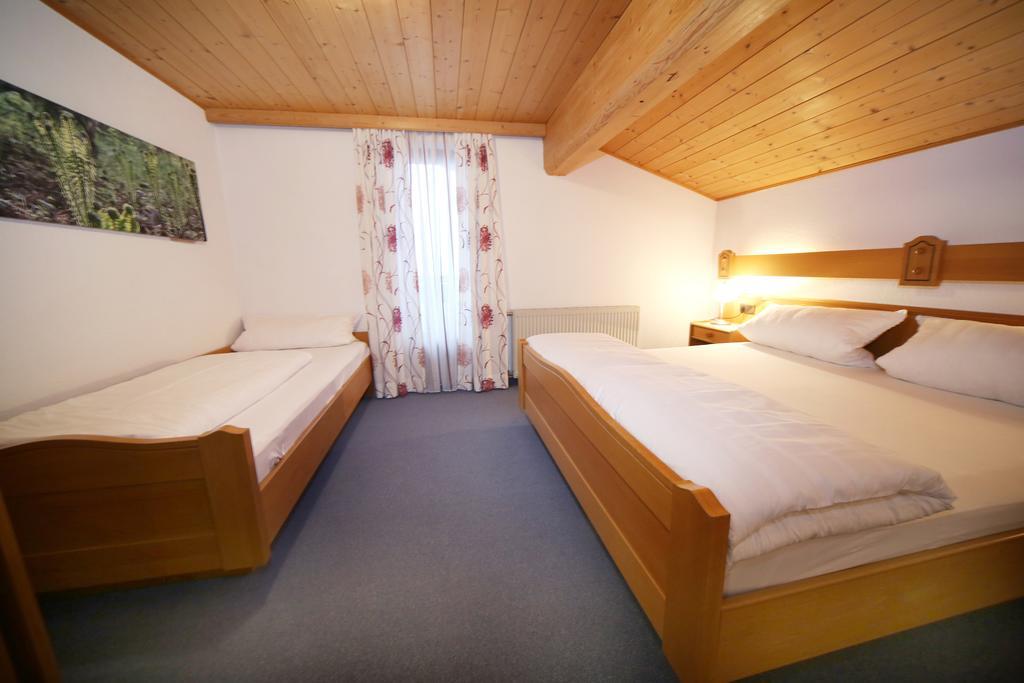 Fruehstueckspension Jagdhof Obertilliach Pokoj fotografie
